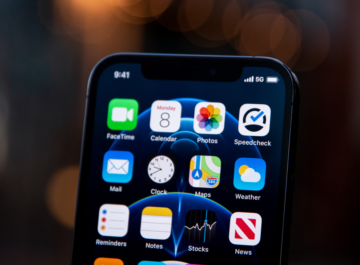 那曲苹果手机维修分享为什么 iPhone 12 在冬季会自动关机 